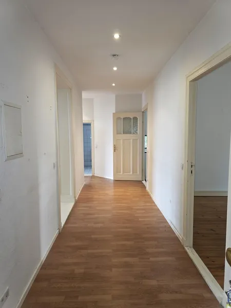 Stilvolle 4-Zimmer-Altbauwohnung | 130 m² | 2 Balkone | Erker | Top-Lage am S-Bahnhof Karlshorst — photo 1